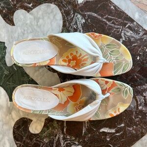 White Aerosoles leather heel sandals Size 6